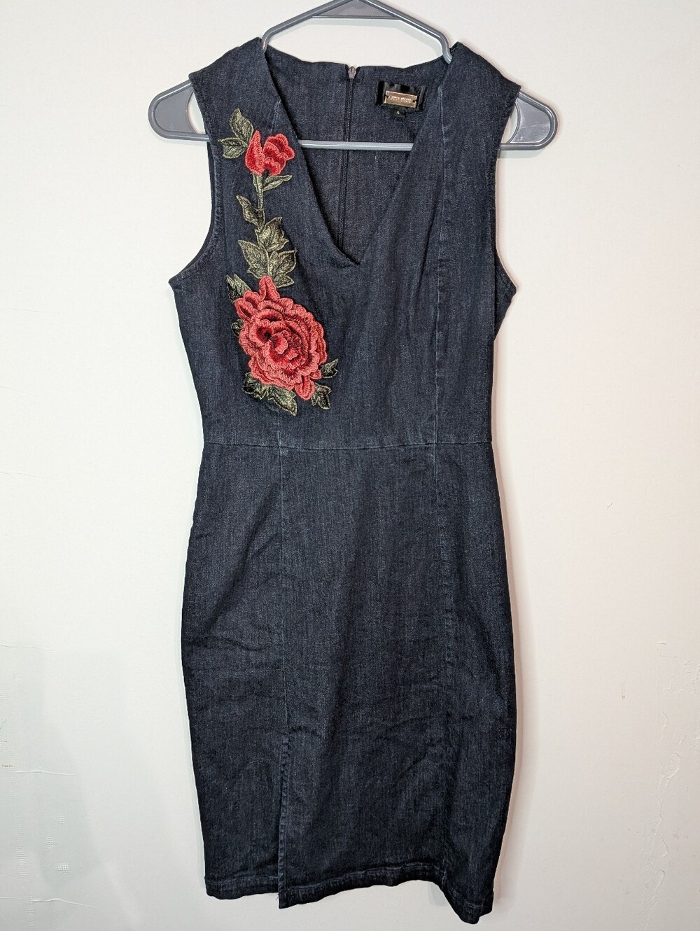 Alexia Admor Dark Denim Midi Dress with Red Rose Embroidery